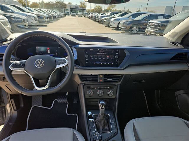 2022 Volkswagen Taos SE 4Motion