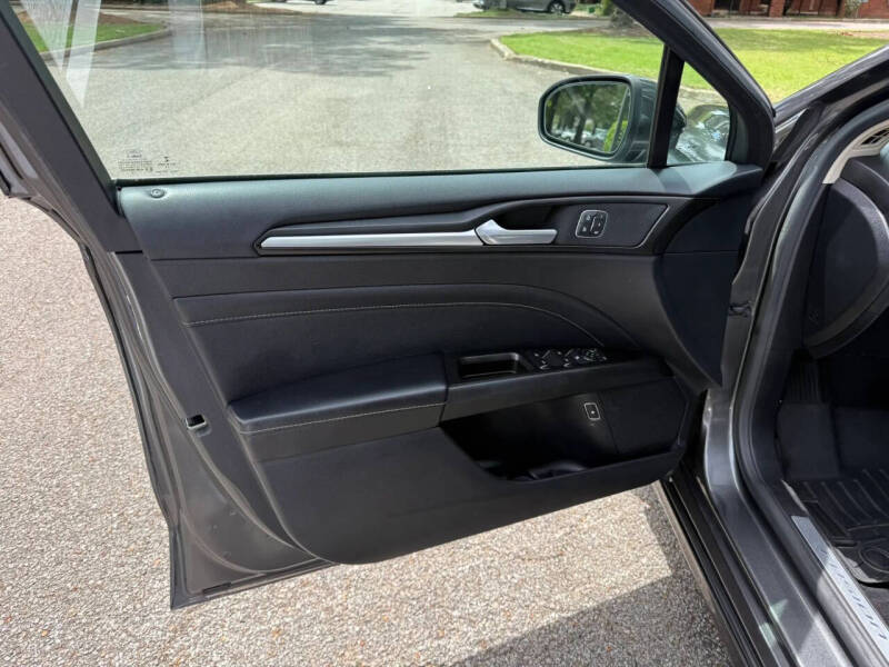 2019 Ford Fusion Hybrid Titanium