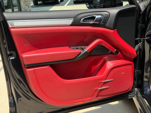 2016 Porsche Cayenne GTS