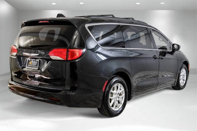 2020 Chrysler Voyager LXi