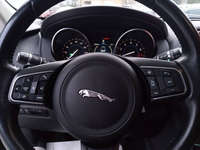 2018 Jaguar F-PACE 25t Premium