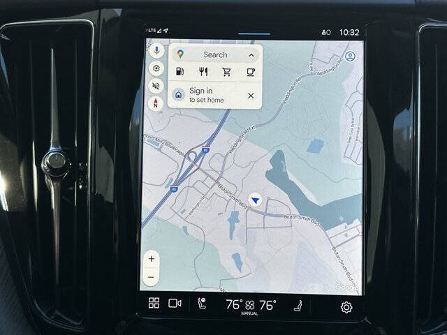 2025 Volvo XC60 B5 Plus Dark Theme