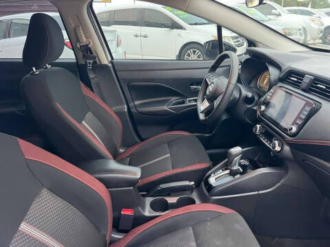 2025 Nissan Versa SR