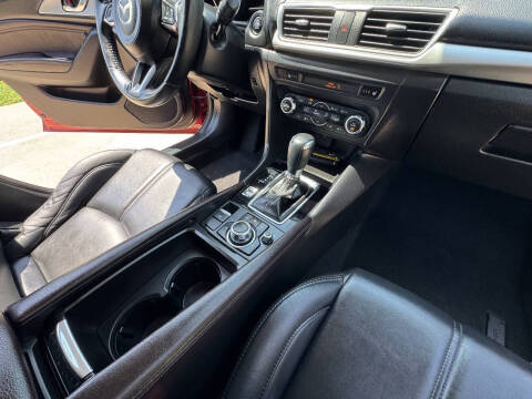 2018 Mazda MAZDA3 Touring