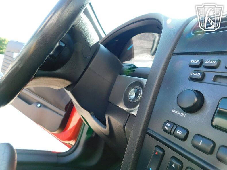 2002 Ford Thunderbird Deluxe