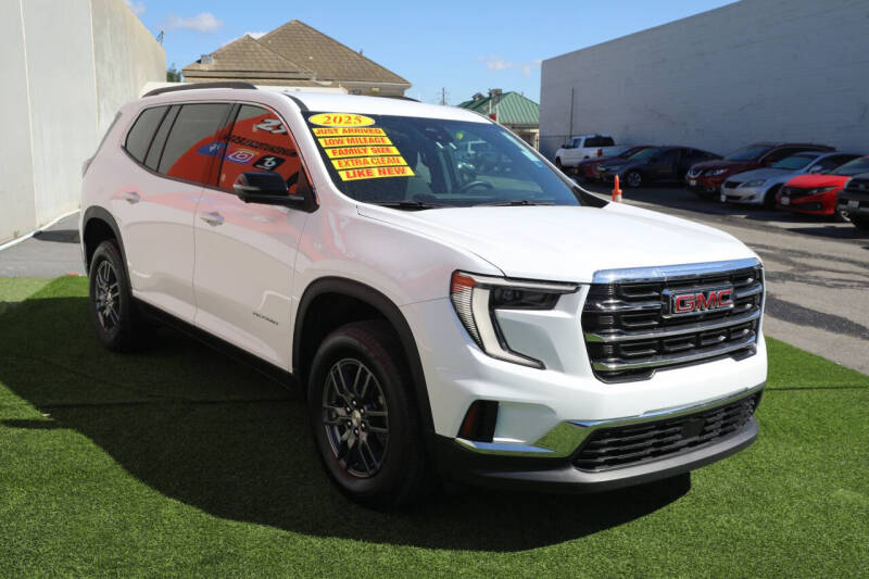 2025 GMC Acadia Elevation
