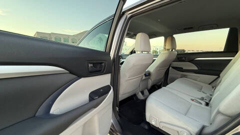 2018 Toyota Highlander LE