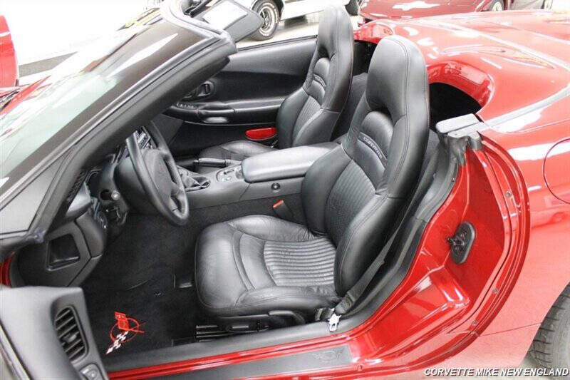2004 Chevrolet Corvette 25