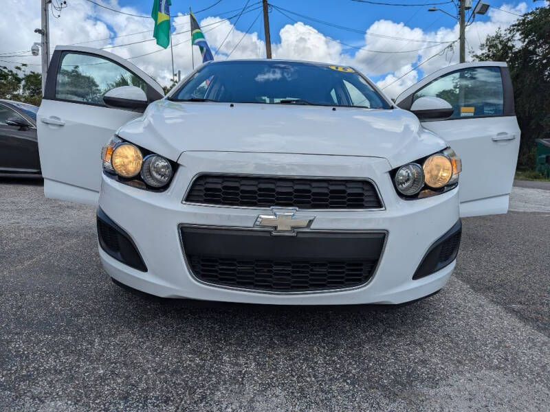 2015 Chevrolet Sonic LS photo 6