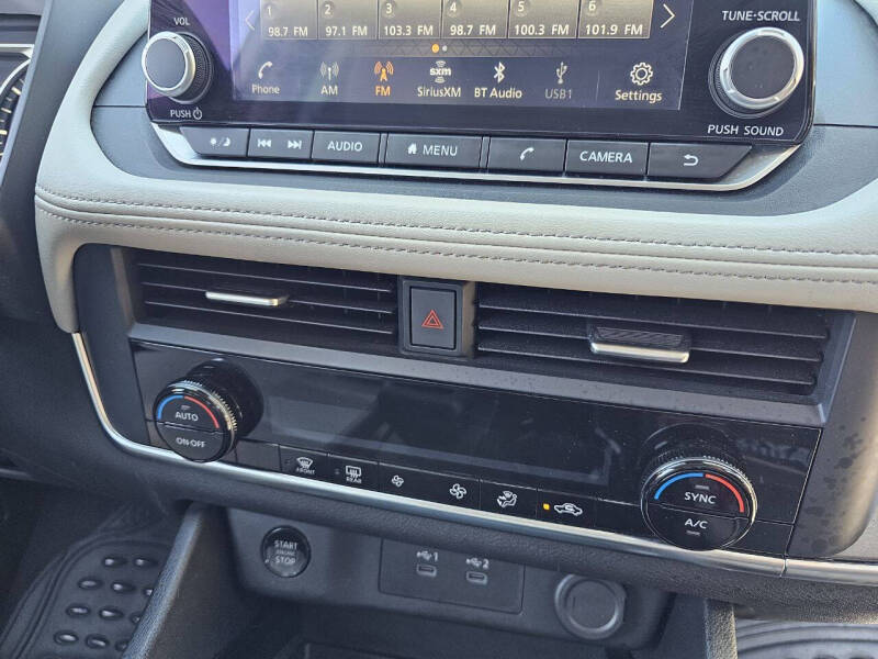 2025 Nissan Rogue SV