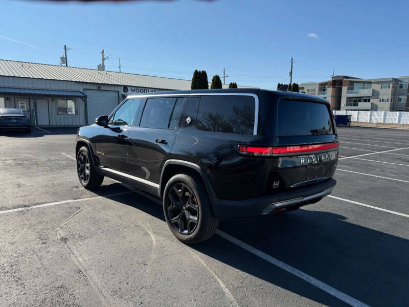 2024 Rivian R1S Adventure