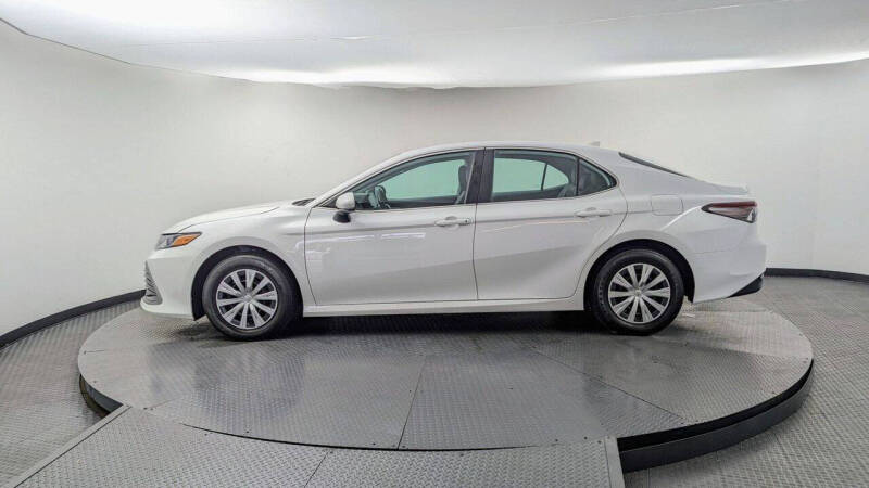 2024 Toyota Camry Hybrid LE