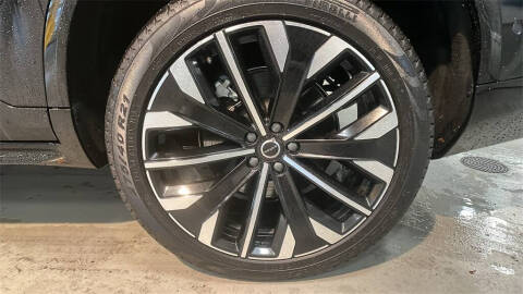 2025 Volvo XC90 B6 Plus Bright Theme 7P