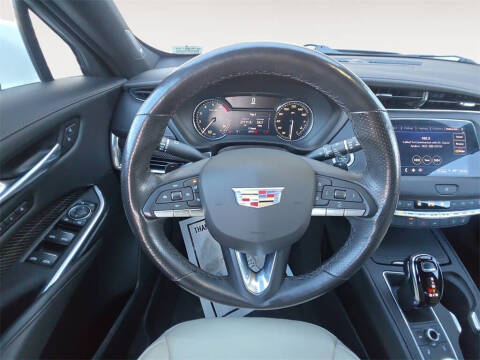 2023 Cadillac XT4 Sport