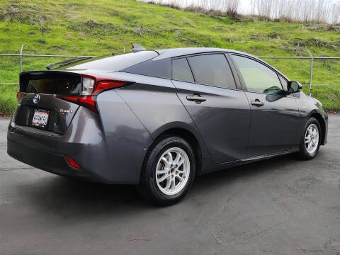 2019 Toyota Prius LE