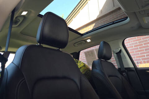 2022 Ford Escape Plug-In Hybrid Titanium