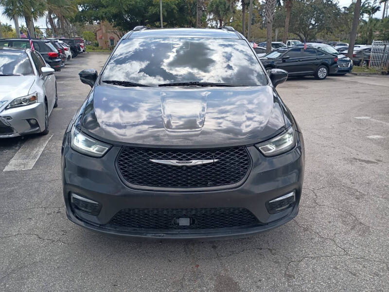 2022 Chrysler Pacifica Touring L