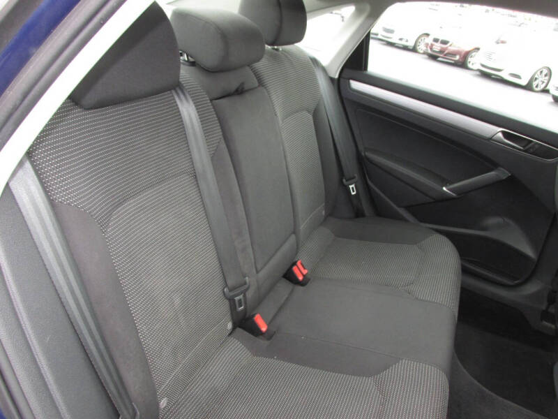 2016 Volkswagen Passat 1.8T S