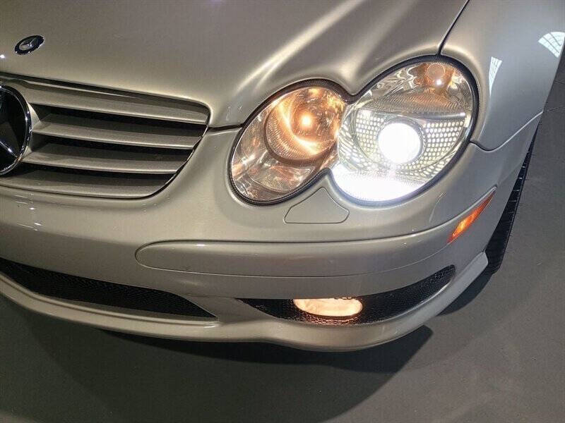 2005 Mercedes-Benz SL-Class 14