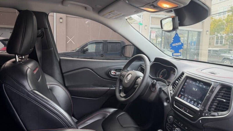 2022 Jeep Cherokee Trailhawk