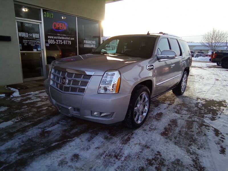 2009 Cadillac Escalade Hybrid for sale at World Wide Automotive in Sioux Falls SD