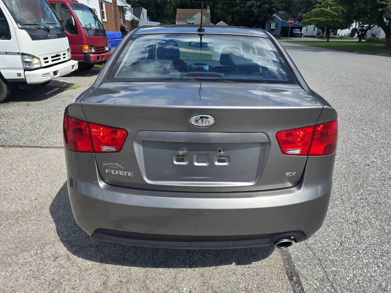 2010 Kia Forte for sale at QUEENSGATE AUTO SALES in York, PA