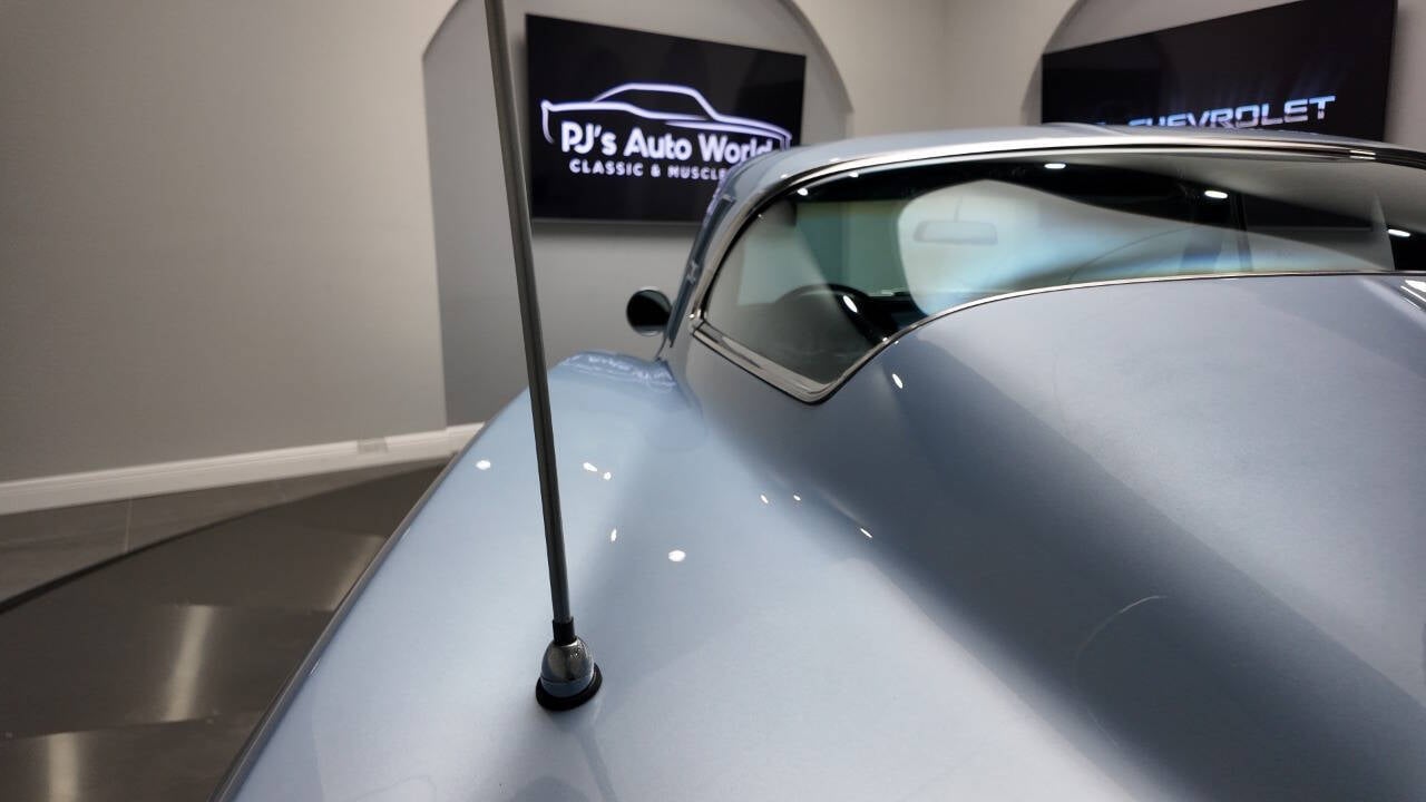 1964 Chevrolet Corvette 26