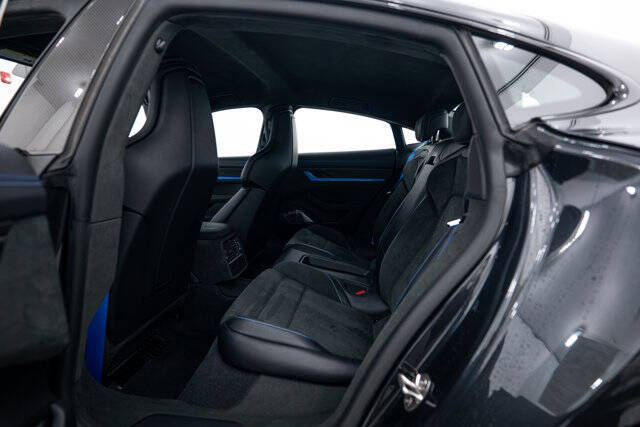 2025 Porsche Taycan Turbo GT