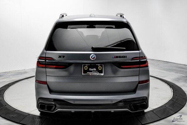 2023 BMW X7 M60i