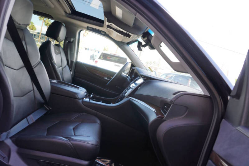 2020 Cadillac Escalade ESV Luxury