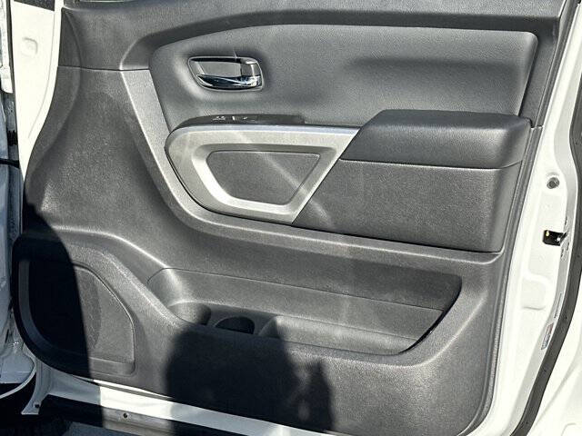 2024 Nissan Titan SV