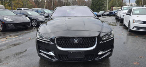 2017 Jaguar XE 35t R-Sport