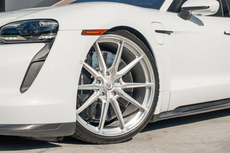 2020 Porsche Taycan Turbo