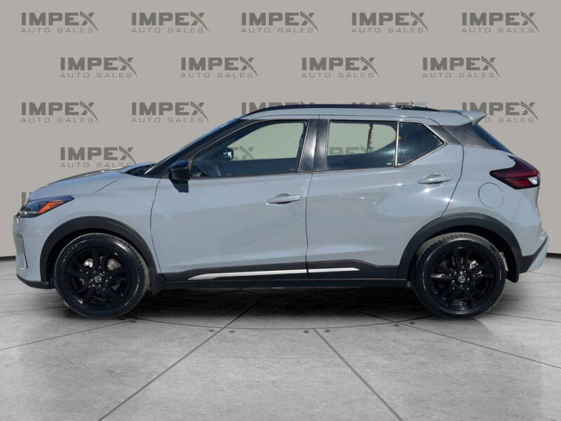 2021 Nissan Kicks SR