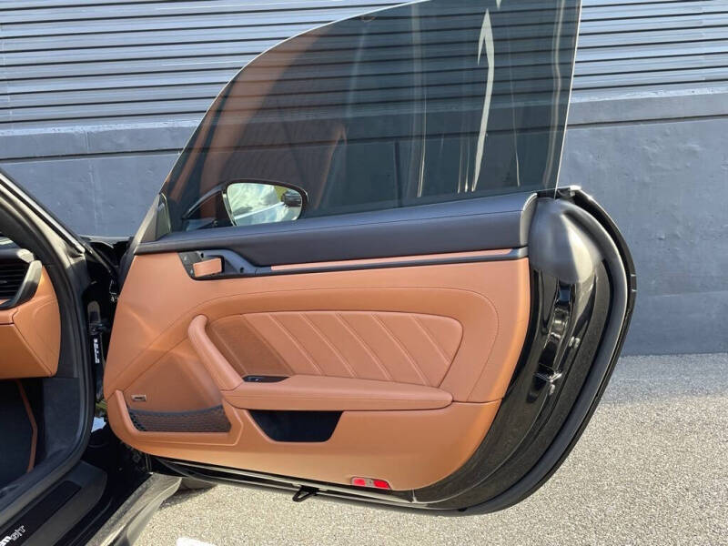 2024 Porsche 911 S/T