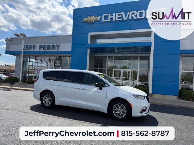 2025 Chrysler Pacifica Select