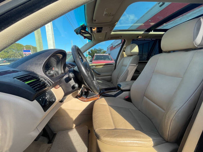 2004 BMW X5 3.0i