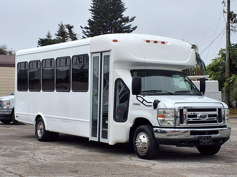 2013 Ford E-Series E-450 SD