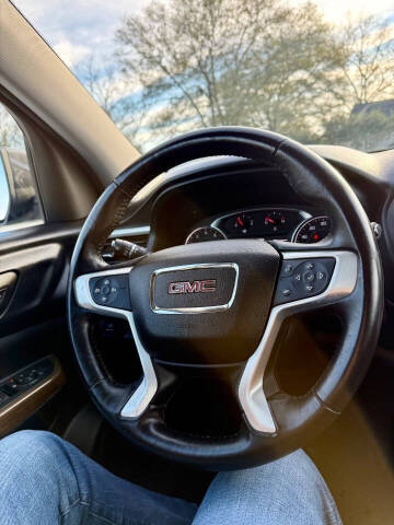 2017 GMC Acadia SLE-2
