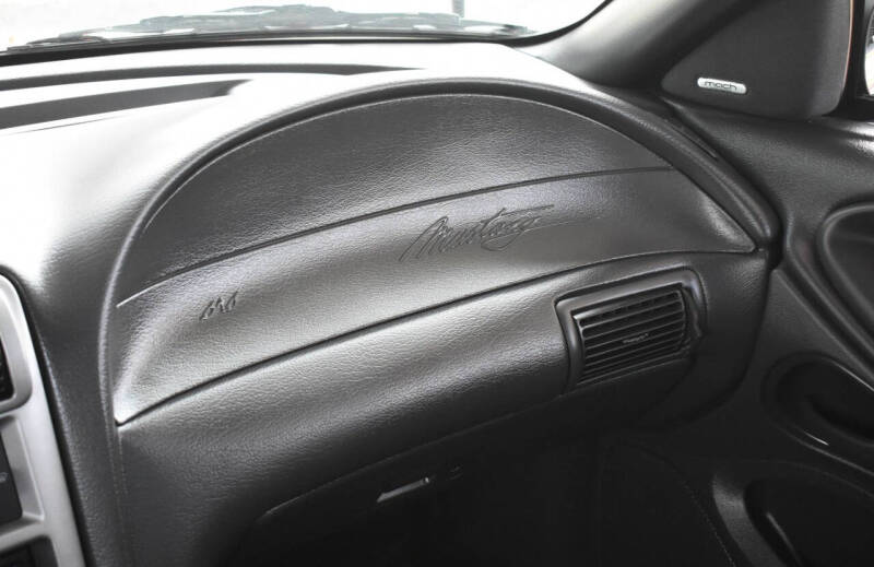 2003 Ford Mustang Mach 1 Premium