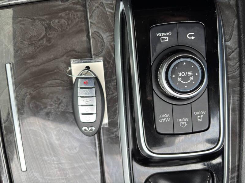 2022 Infiniti QX80 Luxe