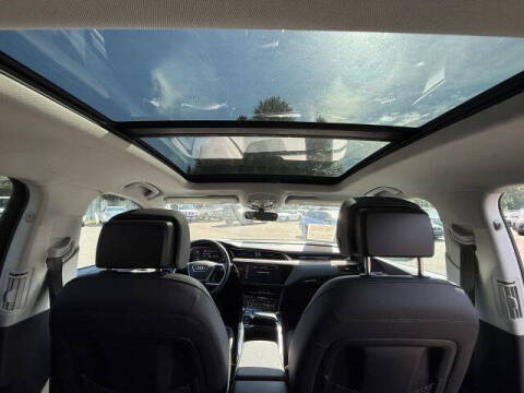 2019 Audi e-tron quattro Premium Plus