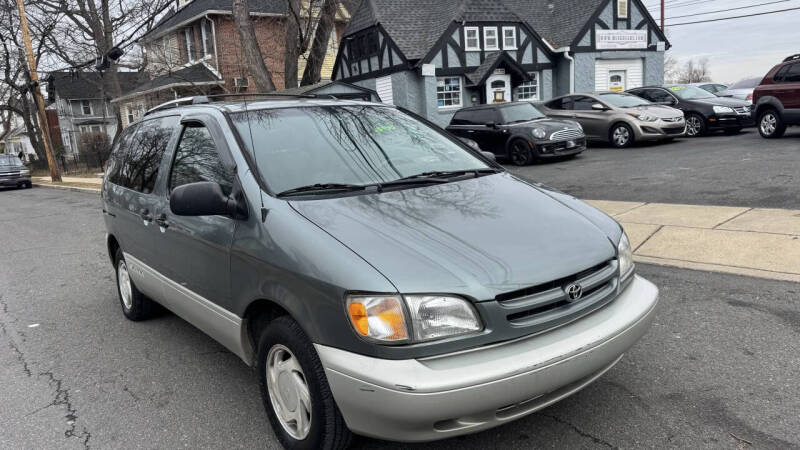 2000 Toyota Sienna XLE