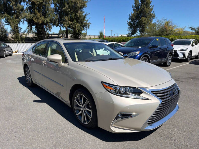 2017 Lexus ES 300h