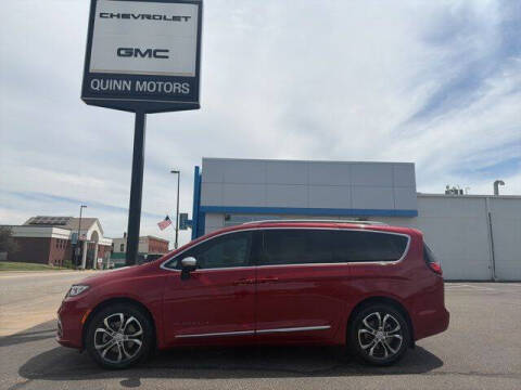 2025 Chrysler Pacifica Pinnacle