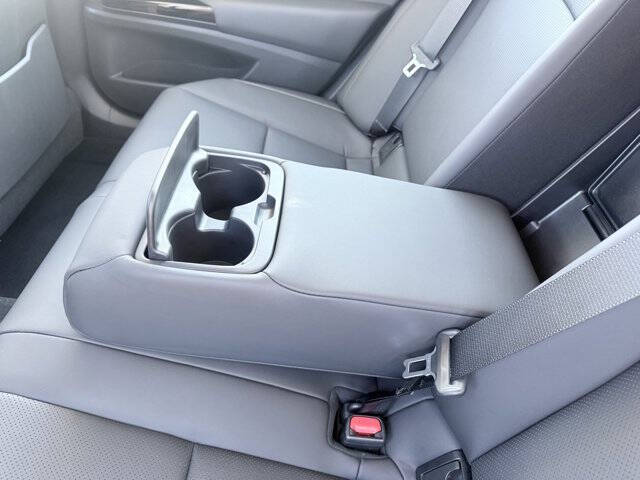 2025 Lexus ES 300h F SPORT Design