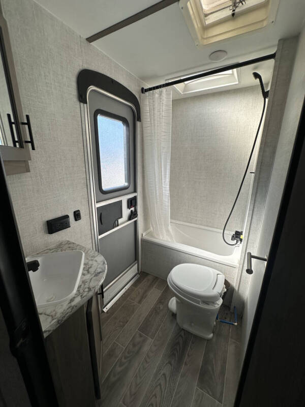 2021 Gulfstream Enlighten