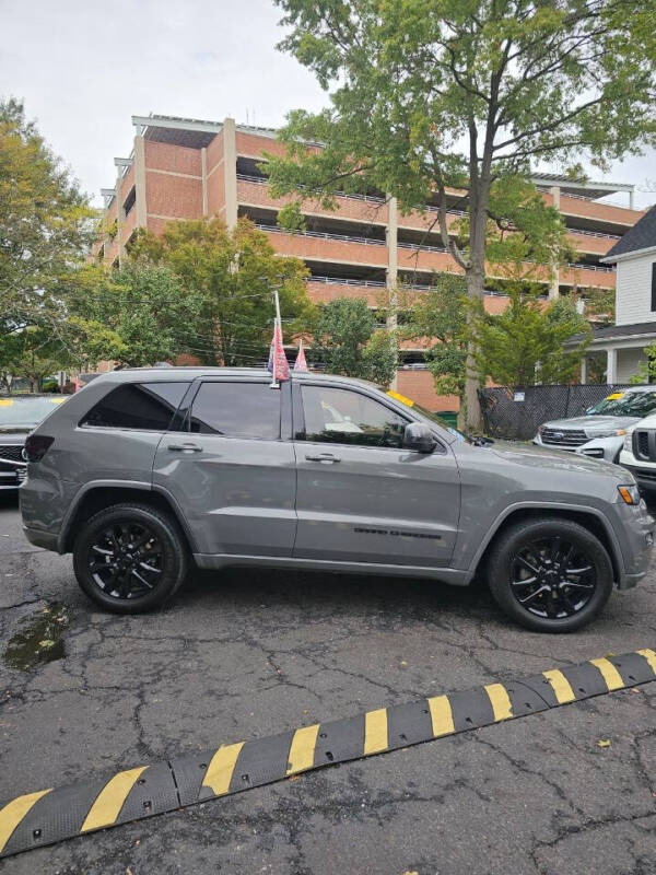 2019 Jeep Grand Cherokee Laredo E