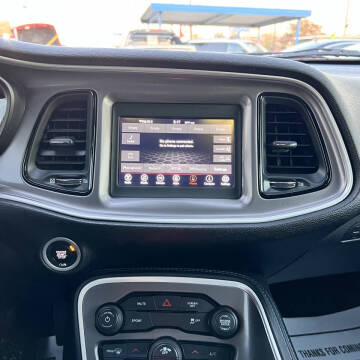 2022 Dodge Challenger SXT