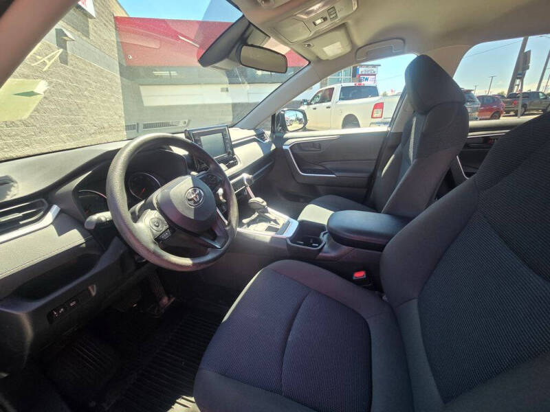 2022 Toyota RAV4 LE